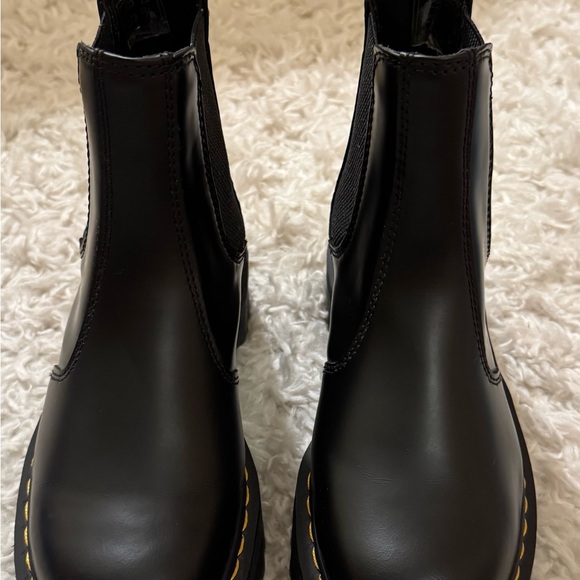 Dr. Martens 2976 SMOOTH LEATHER PLATFORM CHELSEA BOOT (with original packaging) - Picture 2 of 10